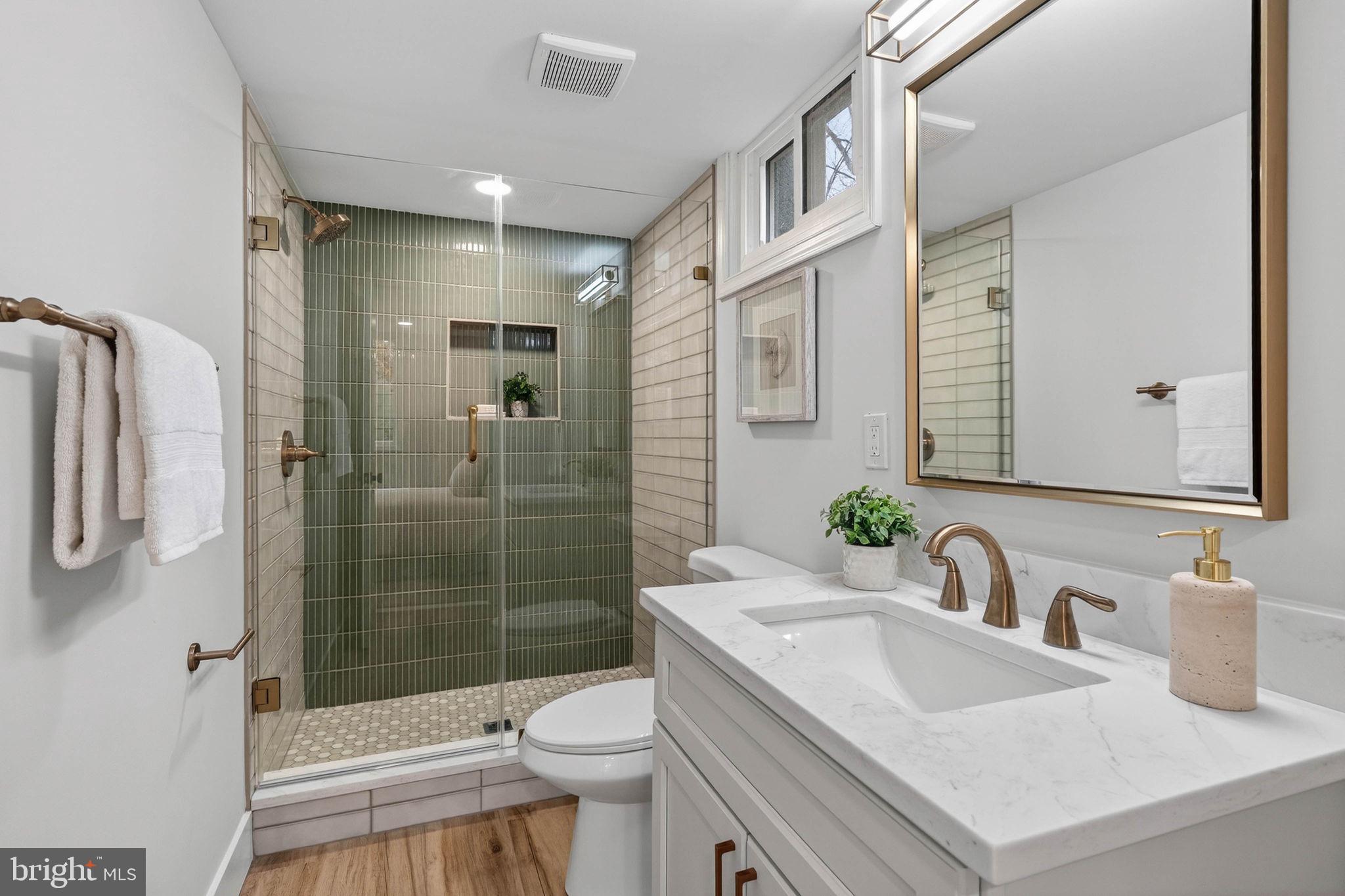 OAKTON GLEN - Residential