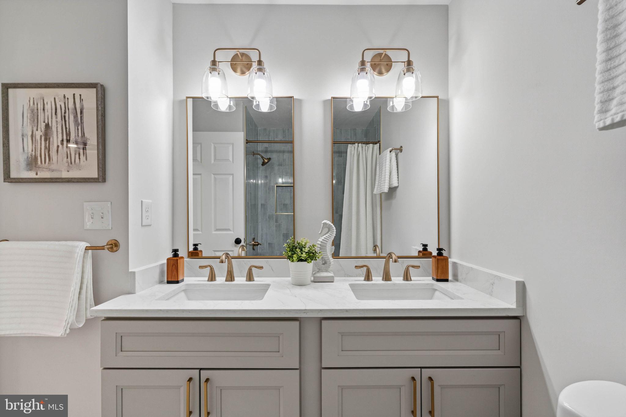 OAKTON GLEN - Residential