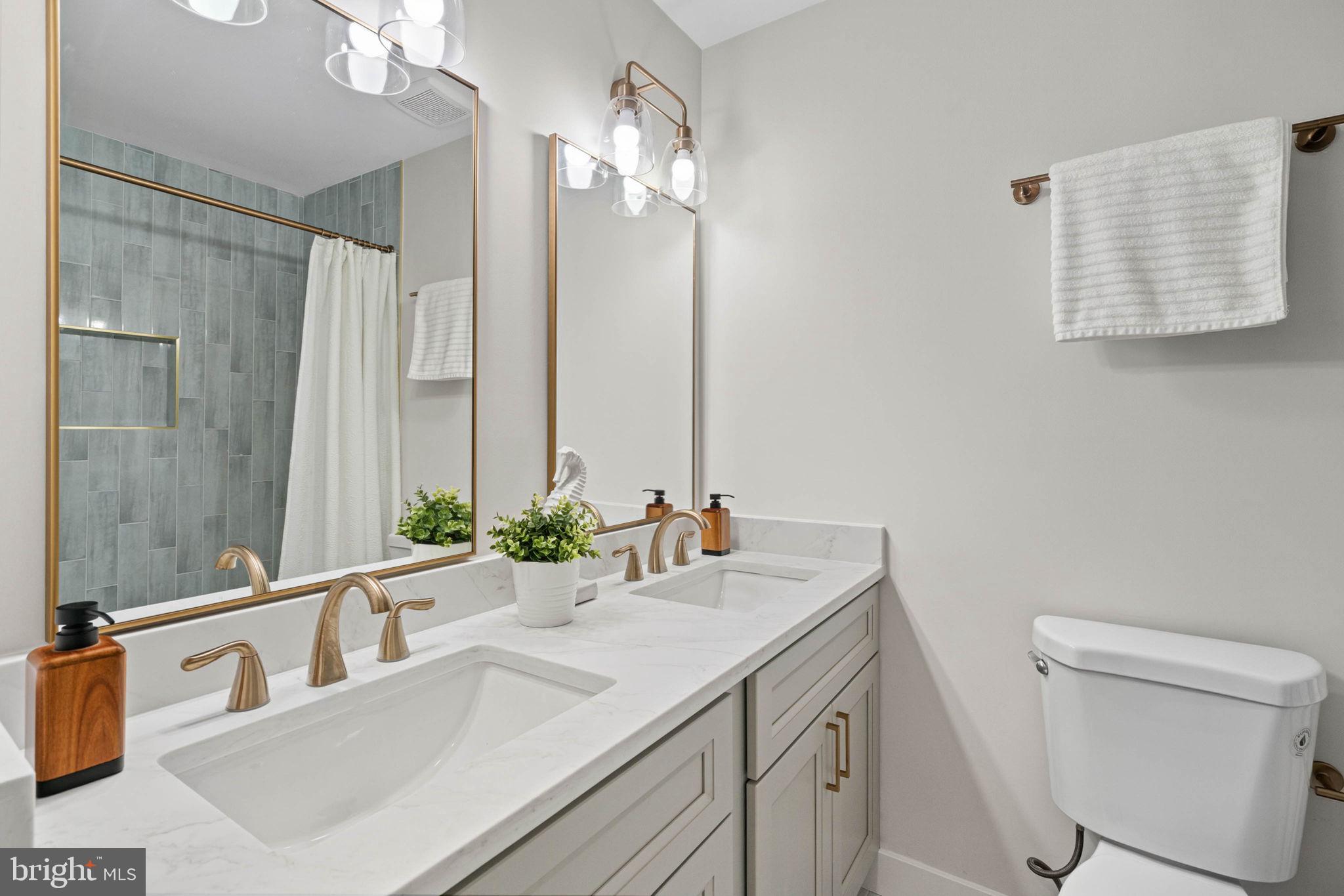 OAKTON GLEN - Residential