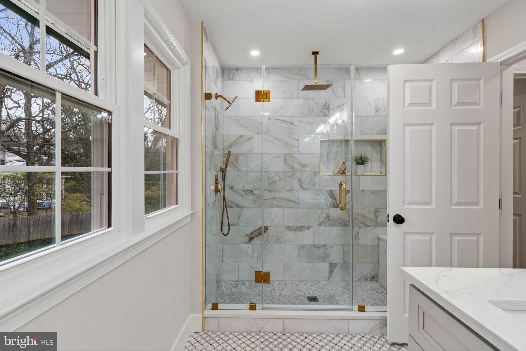 OAKTON GLEN - Residential