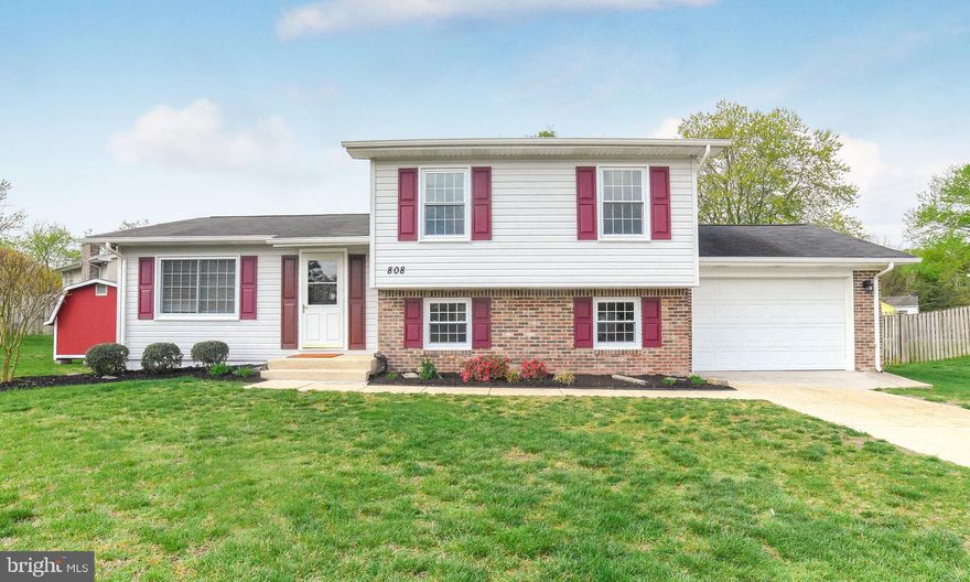 Must see completely renovated split level home in the Pinefield neighborhood.  This home features 3 bedrooms and 2 full upgraded bathrooms, NEW trex system deck, one car garage and separate laundry room. Freshly painted throughout, all NEW windows, laminate flooring on main level, NEW ceramic kitchen flooring, NEW kitchen cabinets, all NEW appliances, NEW upgraded bathroom upstairs,  NEW added stand up shower and upgraded bathroom downstairs, NEW carpet, NEW shed and nice size yard on a cul-de-sac. Close to shopping and easy access to transportation.  Granite kitchen countertops. You will want to make this one your home!!