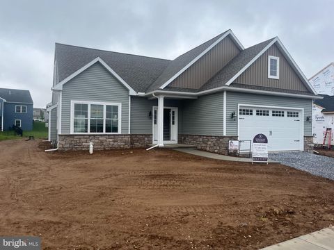 4 MARSH RUN ELIZABETHTOWN PA 17022