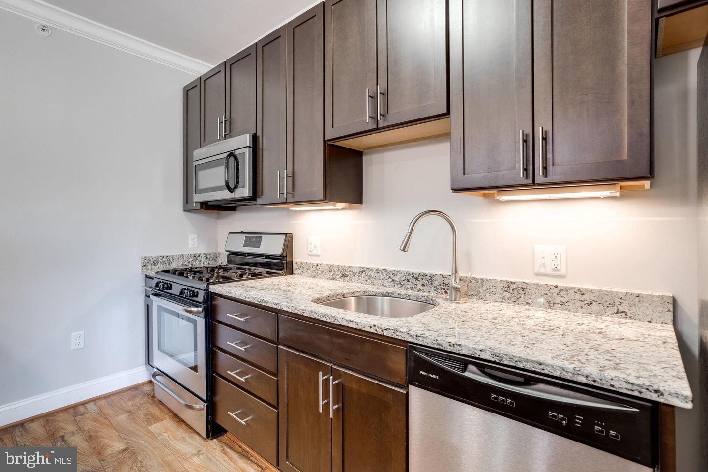 ISABELLA AT MONTICELLO MEWS - Residential