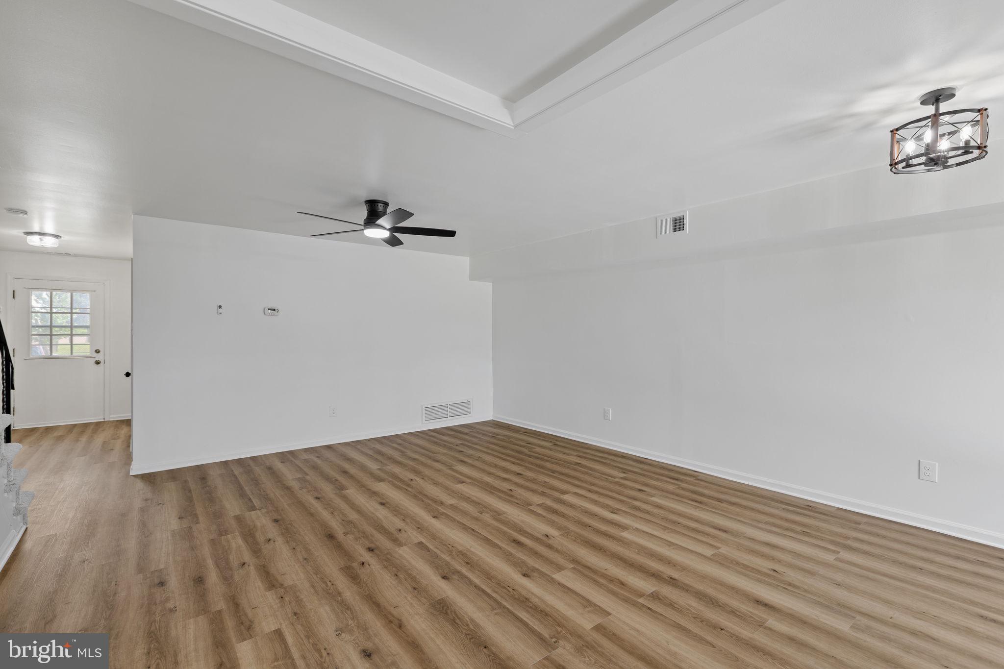 ORCHARD COURTS - Residential