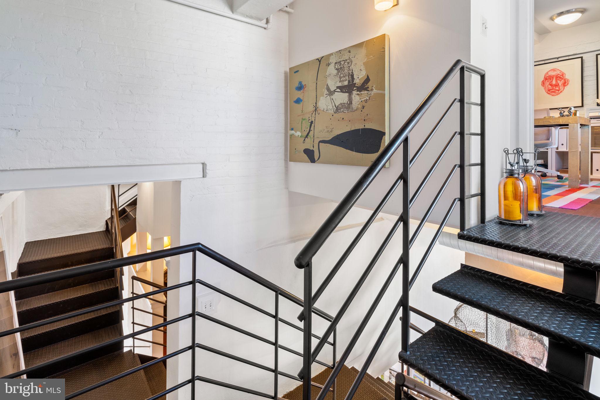LOGAN SQUARE - Residential