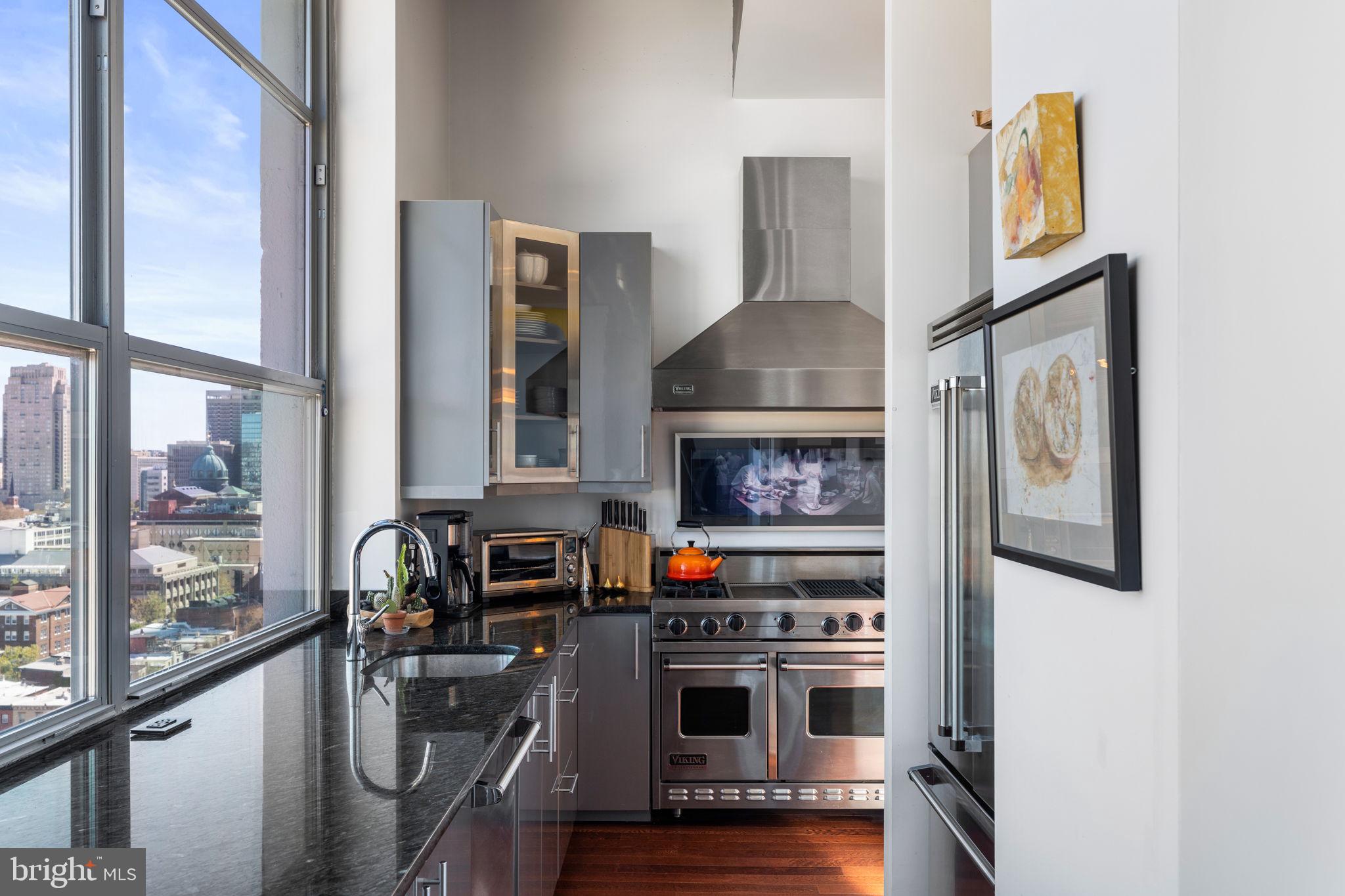 LOGAN SQUARE - Residential