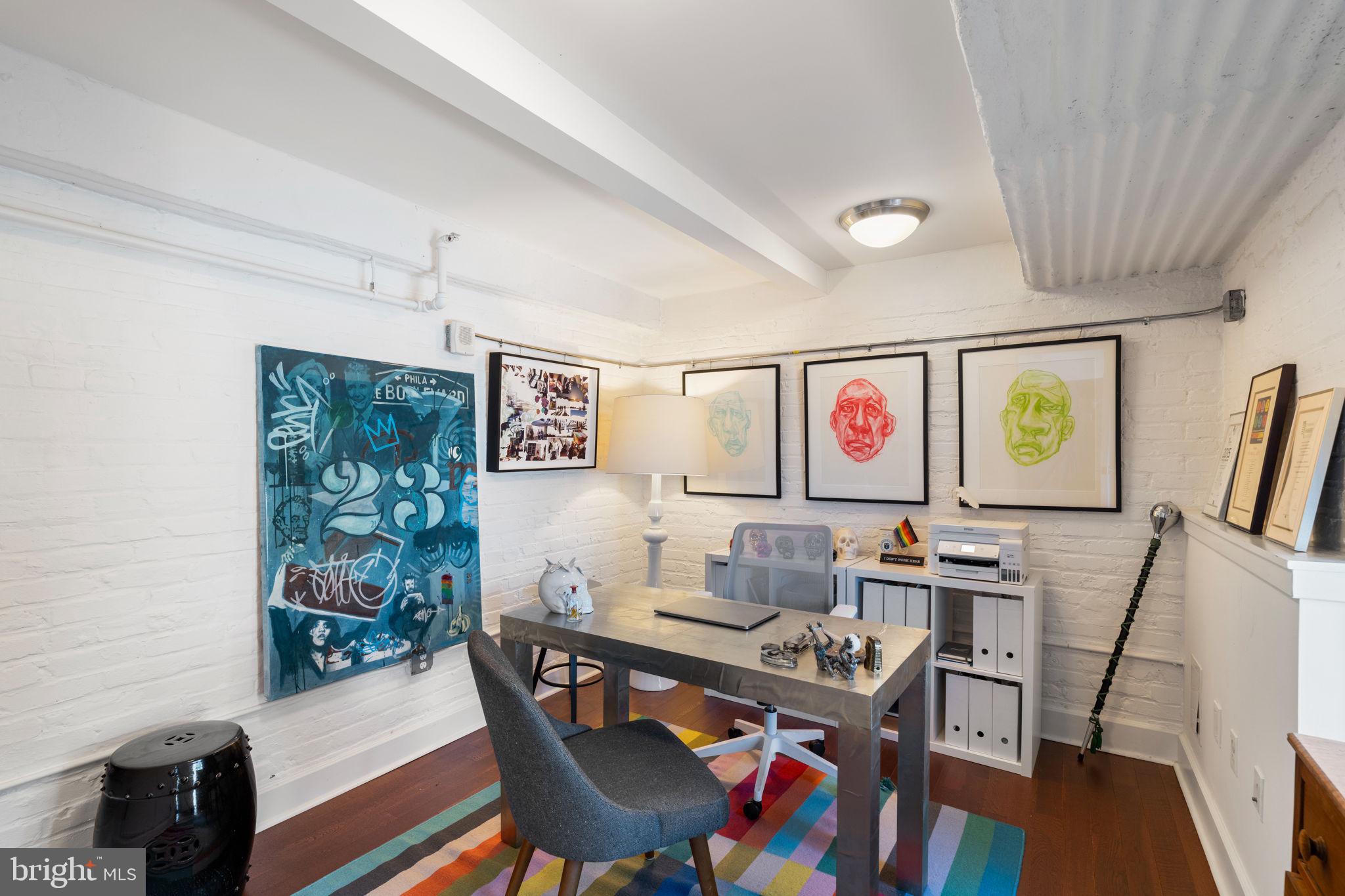 LOGAN SQUARE - Residential