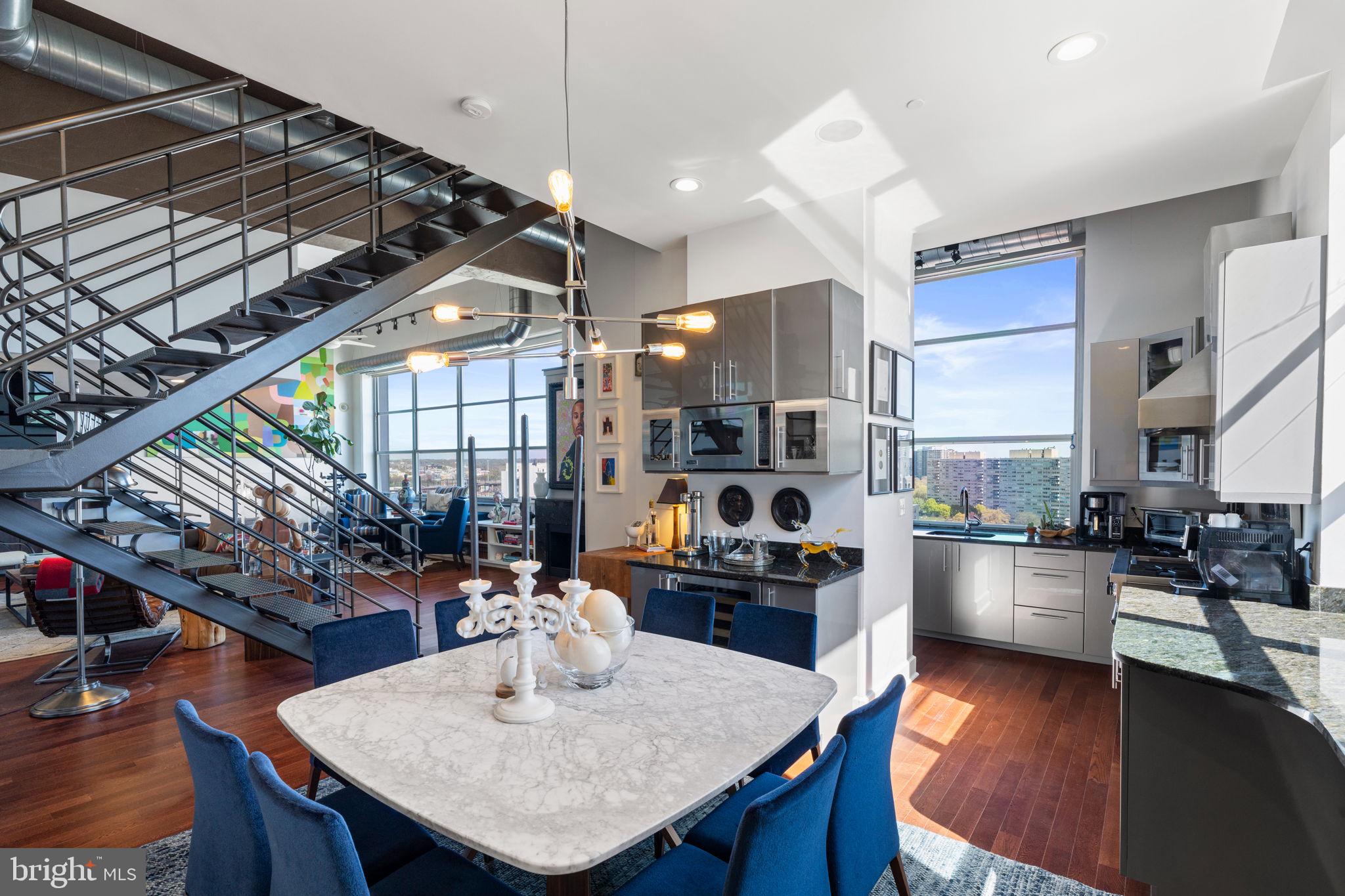 LOGAN SQUARE - Residential