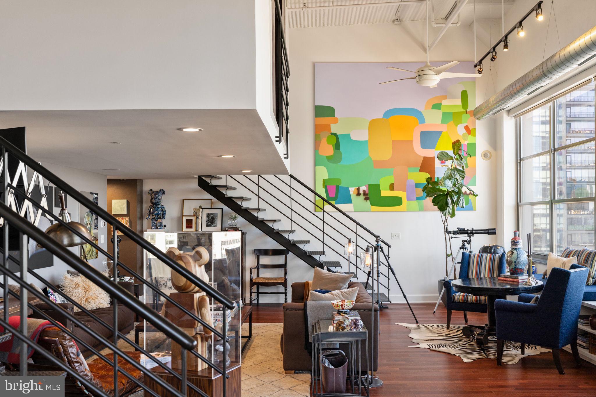 LOGAN SQUARE - Residential