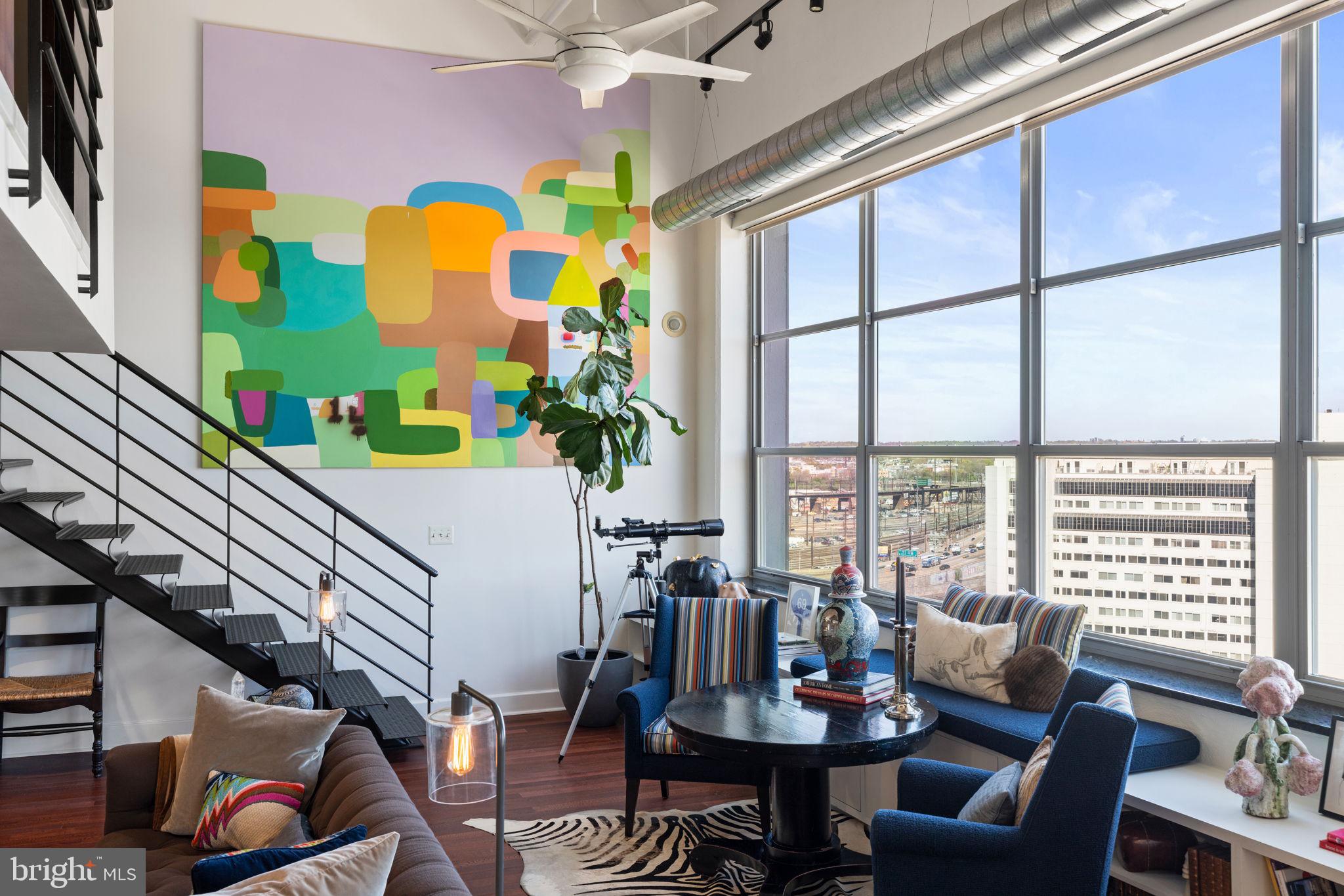 LOGAN SQUARE - Residential
