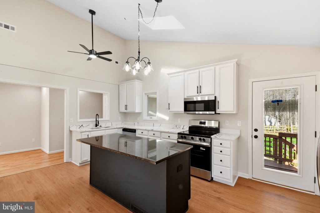 Photo of 17 Bridlewood Dr, PALMYRA, VA 22963 (MLS # VAFN2000654)