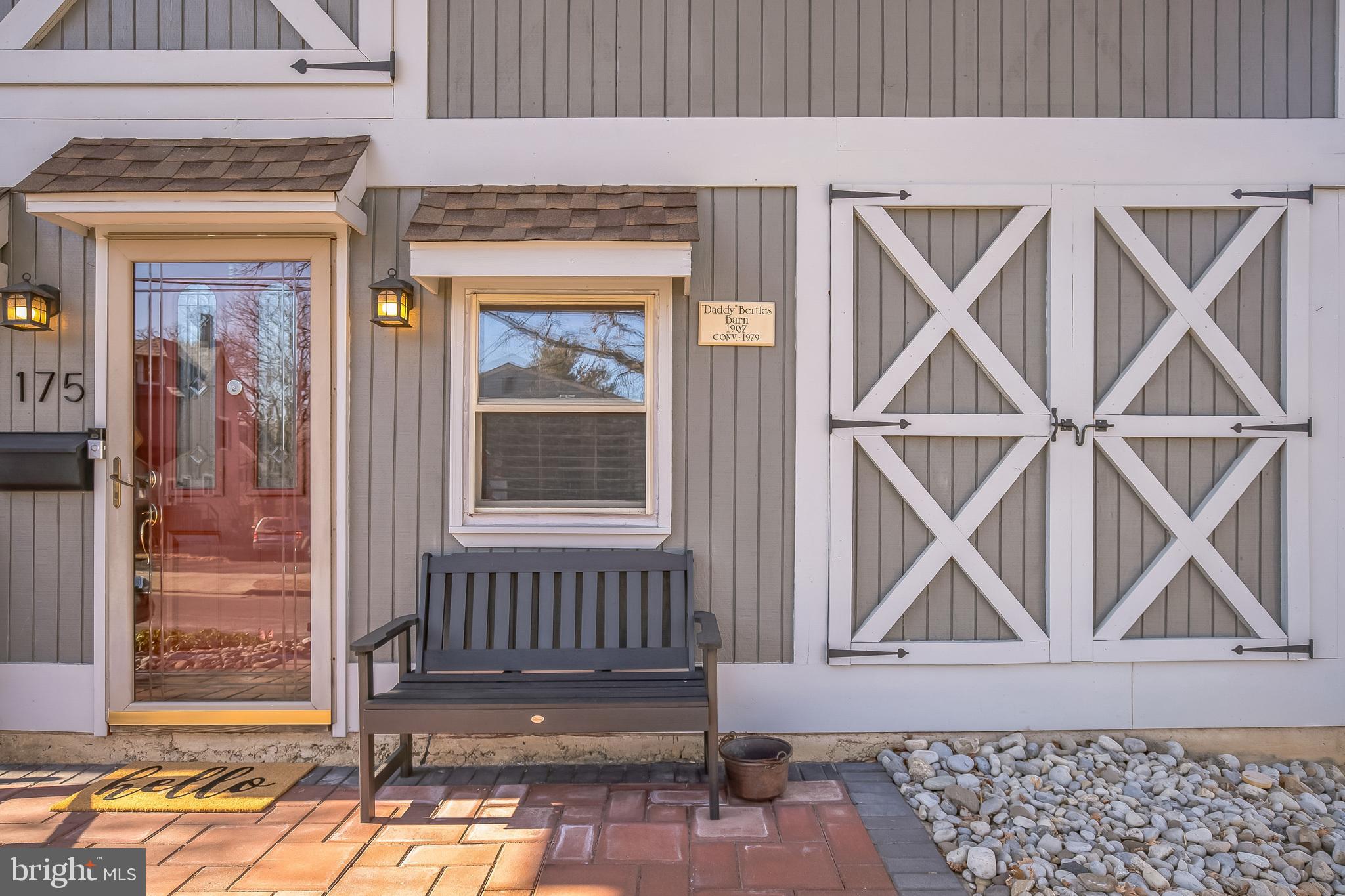 175 W OAKLAND AVENUE