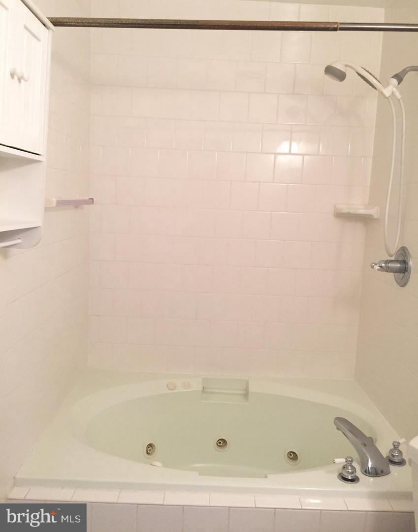 SUSSEX SQUARE CONDO - Residential