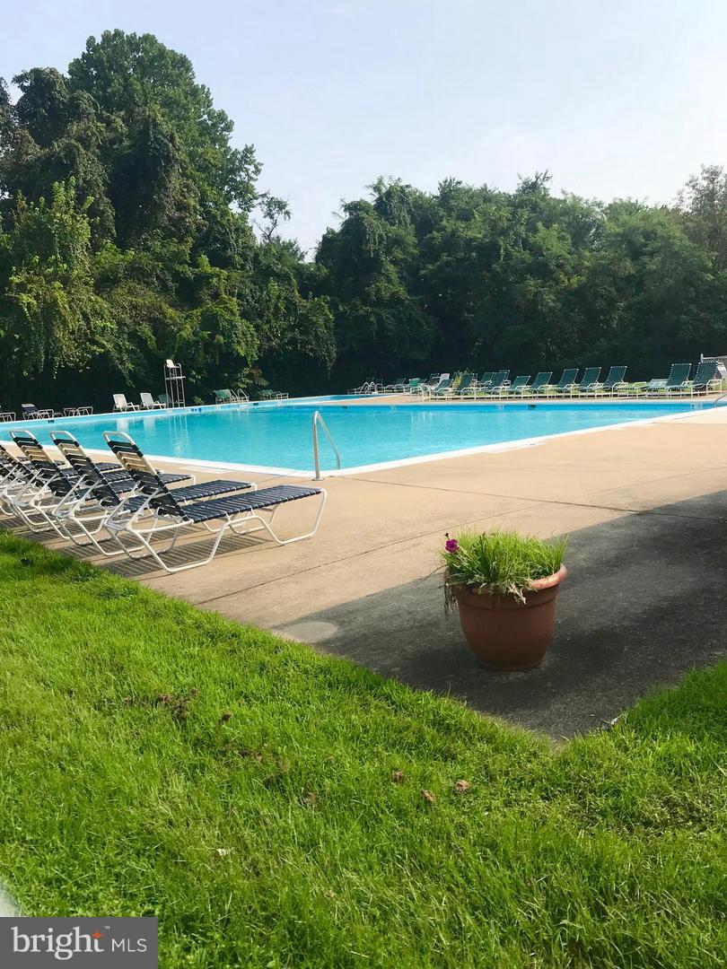 SUSSEX SQUARE CONDO - Residential