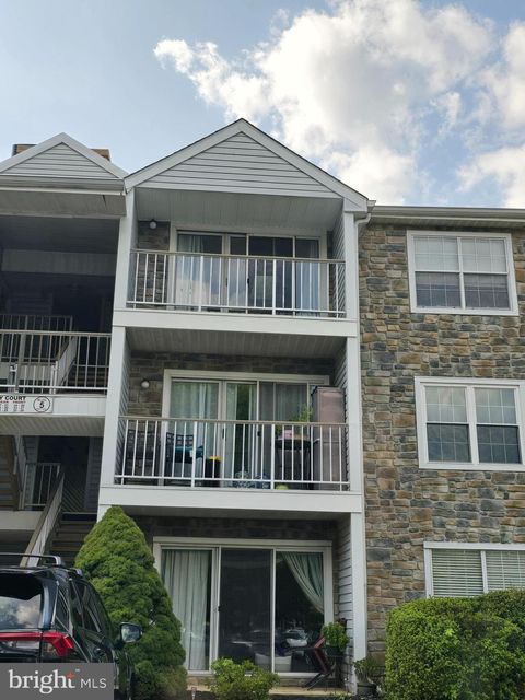 Photo of 28 Holly Court, HAMILTON, NJ 08619 (MLS # NJME2066352) Photo of 28 Holly Court, HAMILTON, NJ 08619 (MLS # NJME2066352)