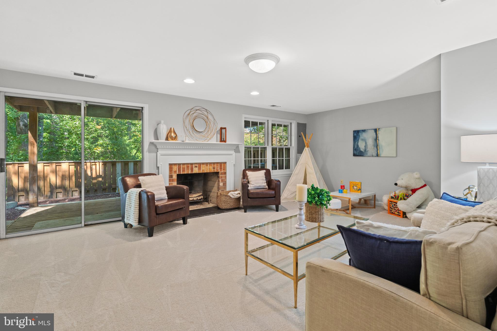 HUNTER VILLAGE - Residential