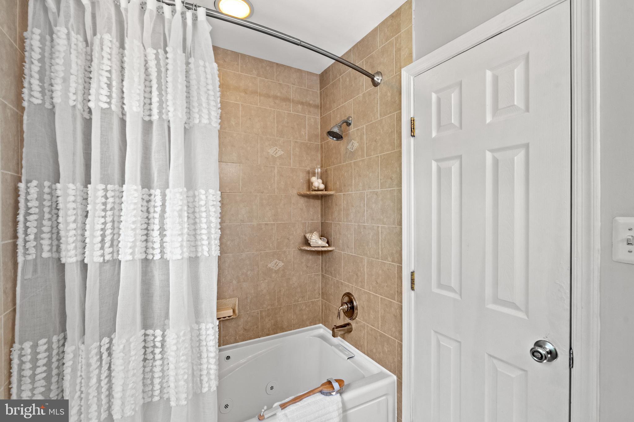 HUNTER VILLAGE - Residential