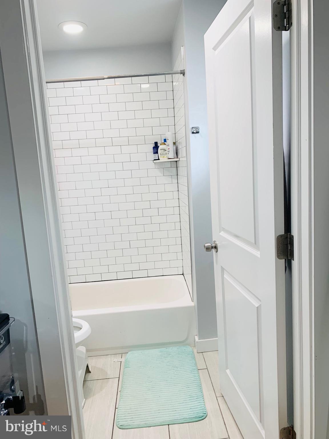 LOWER MOYAMENSING - Residential Lease