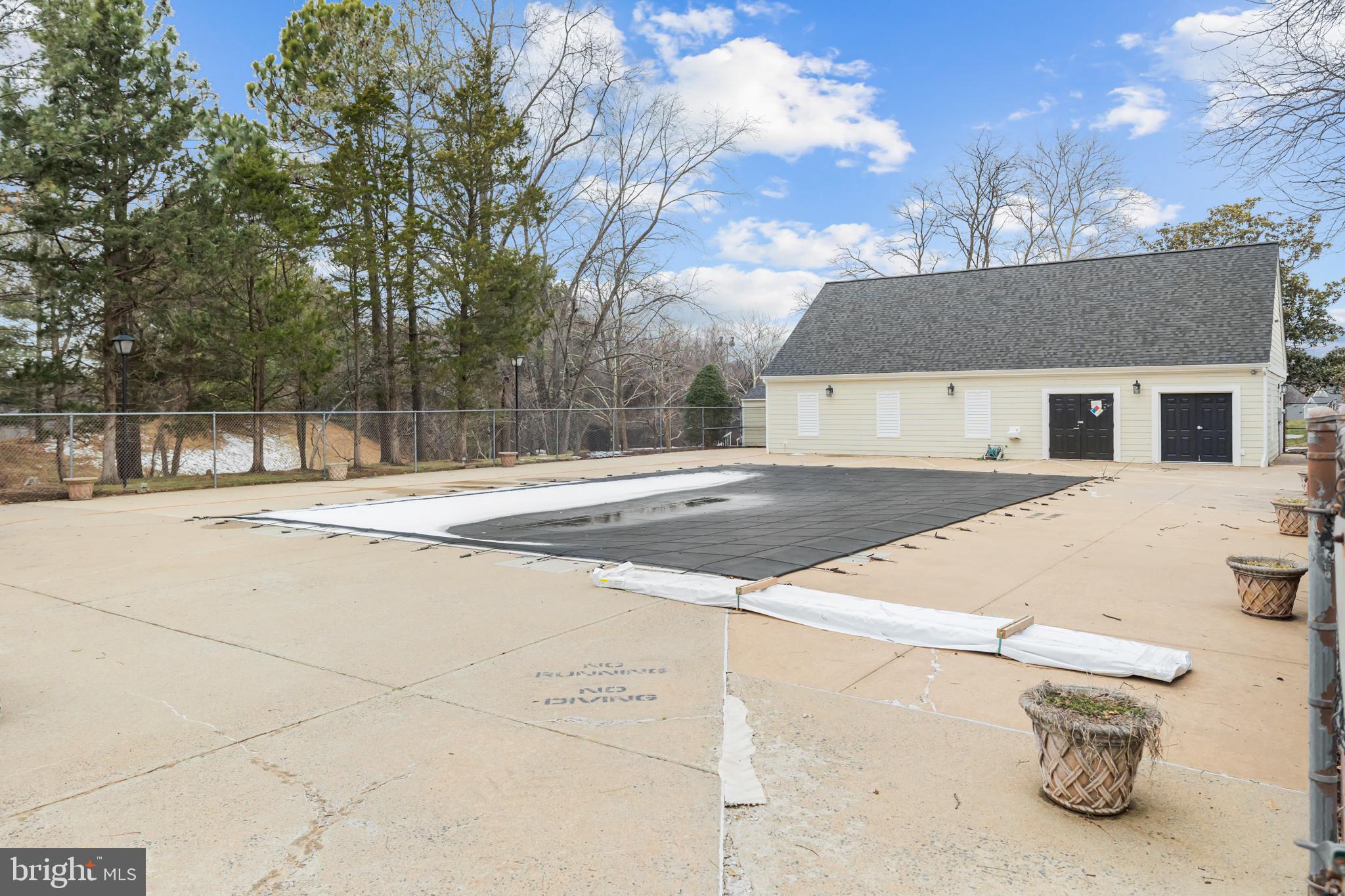PONDS AT CENTREVILLE - Residential