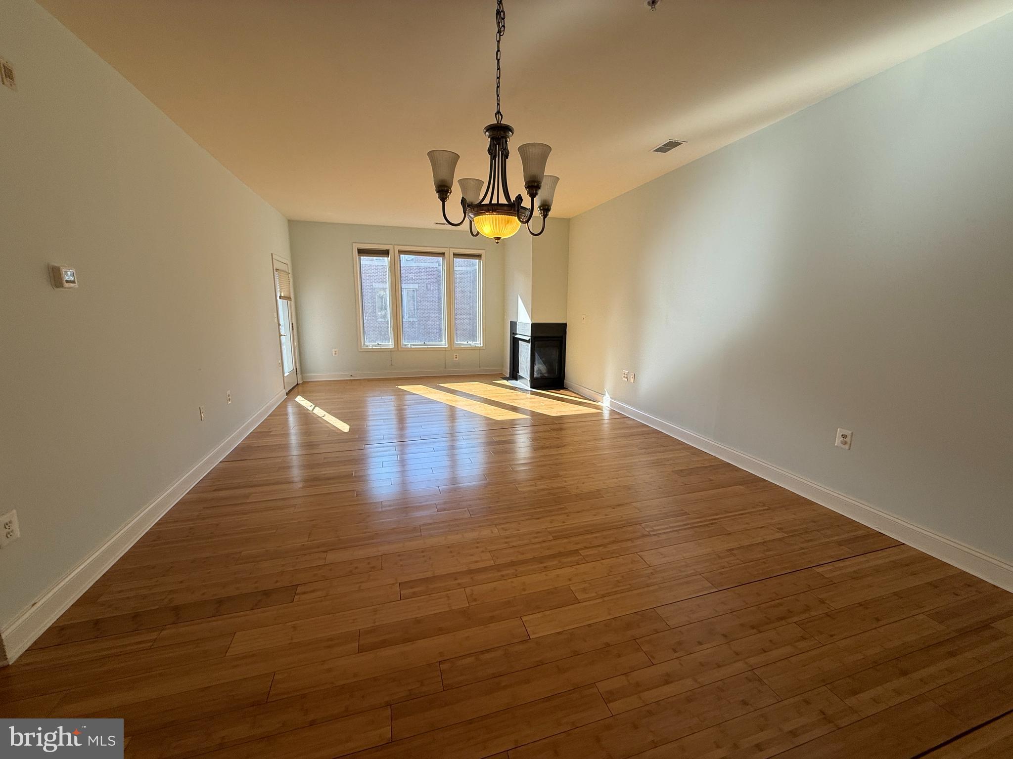 LAKESIDE TOWN CENTRE CONDOMINIUM - Residential Lease