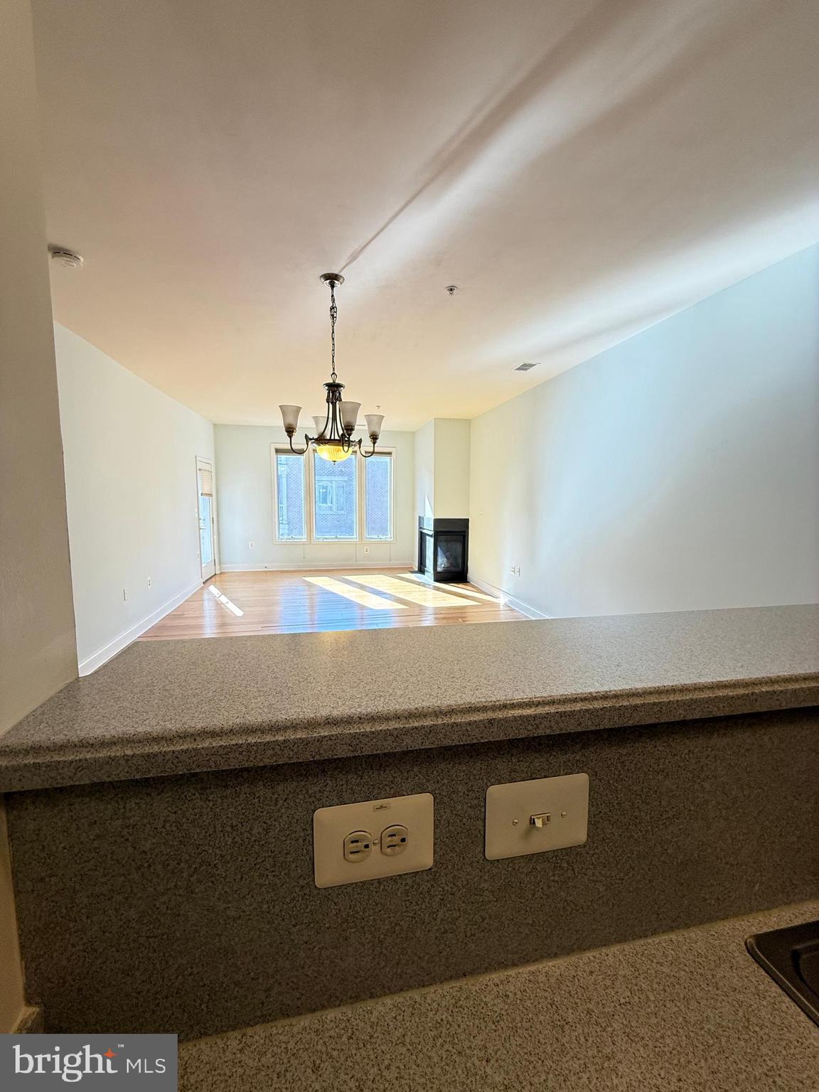 LAKESIDE TOWN CENTRE CONDOMINIUM - Residential Lease