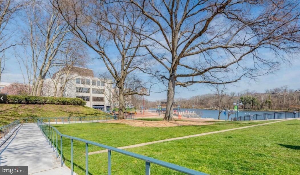 LAKESIDE TOWN CENTRE CONDOMINIUM - Residential Lease