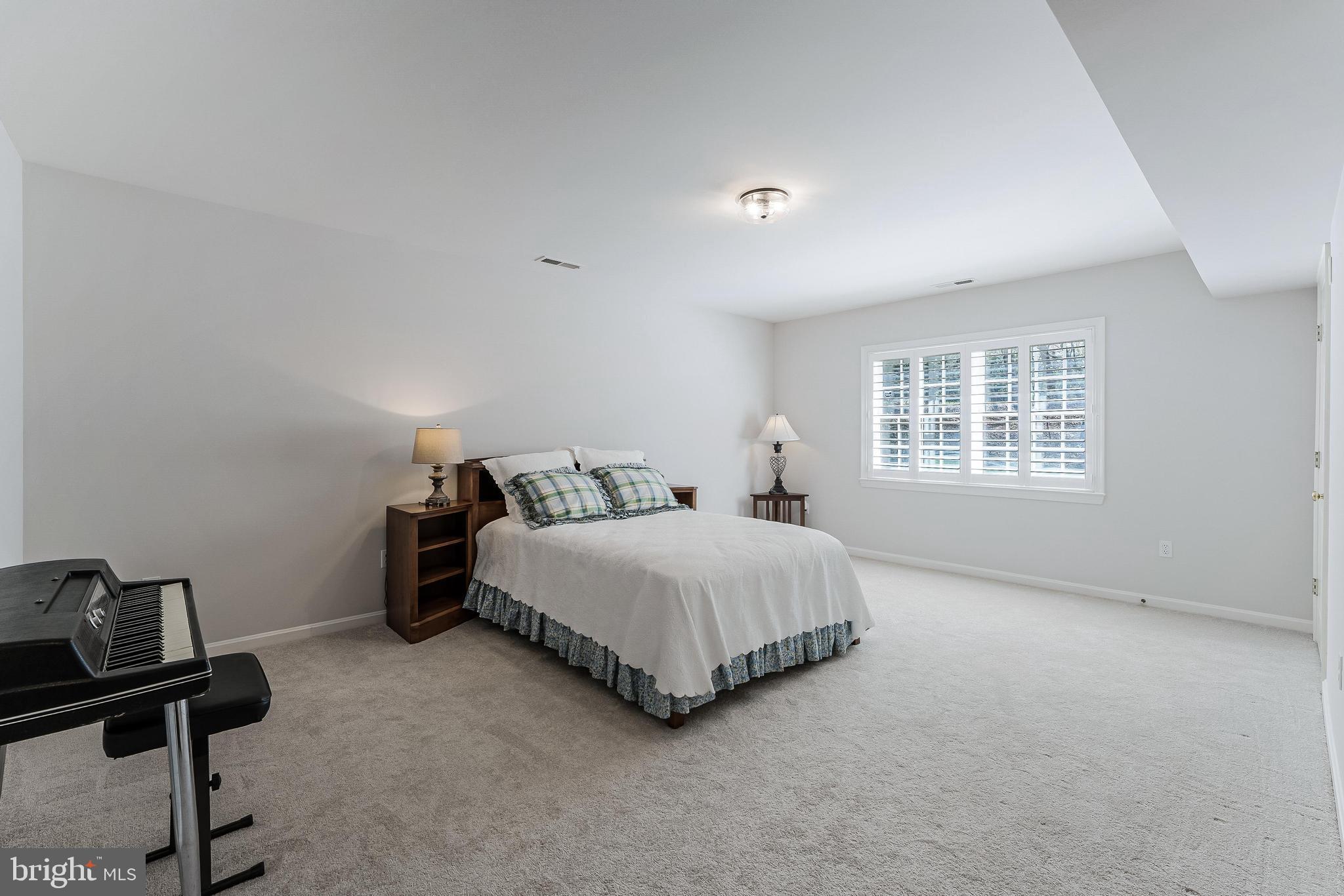 CREWS WOODS - Residential