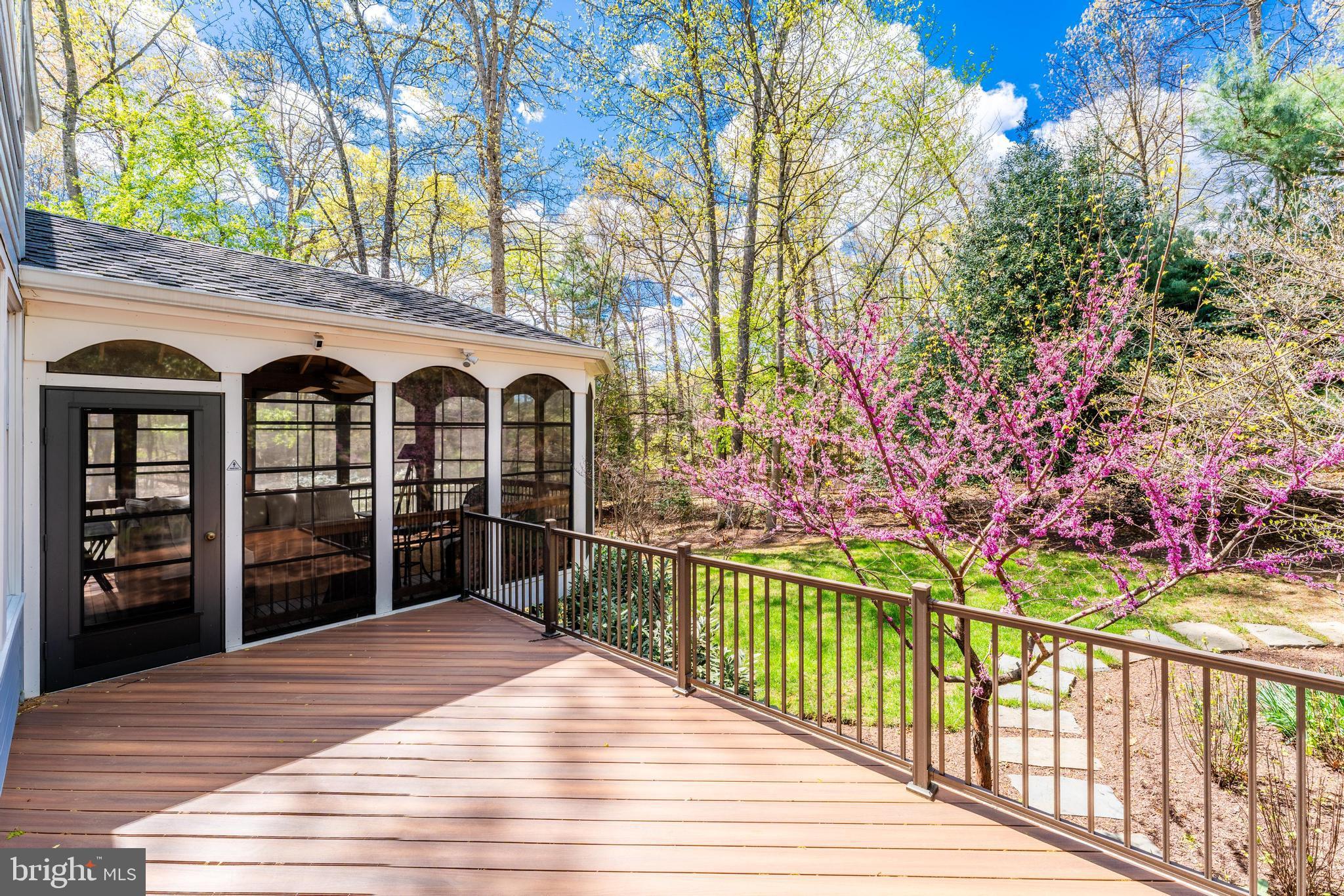 CREWS WOODS - Residential