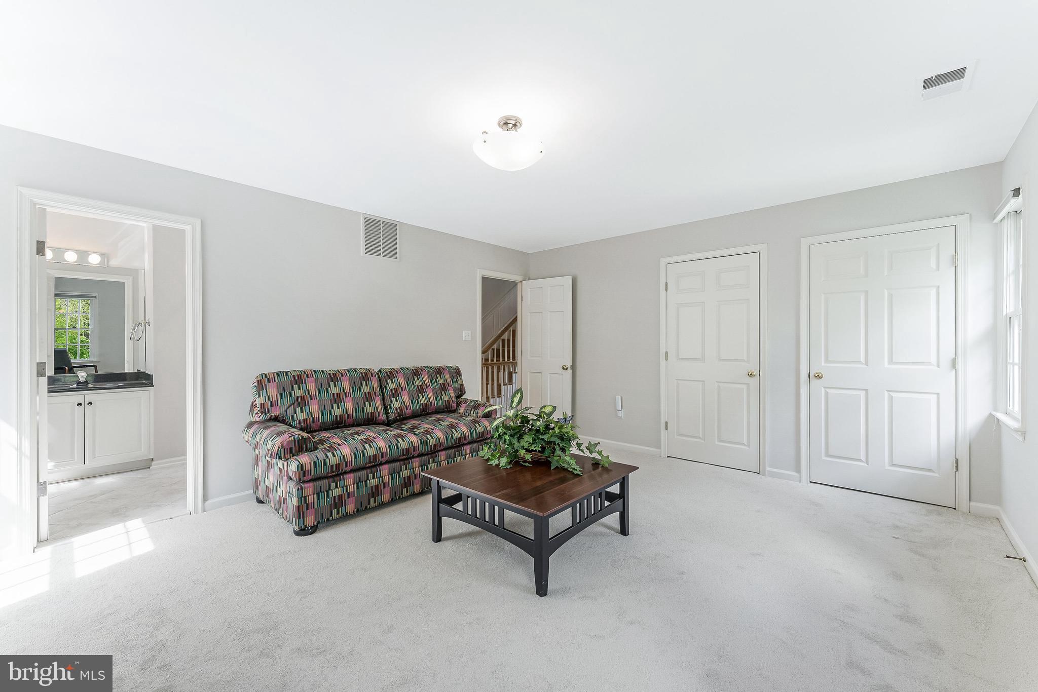 CREWS WOODS - Residential