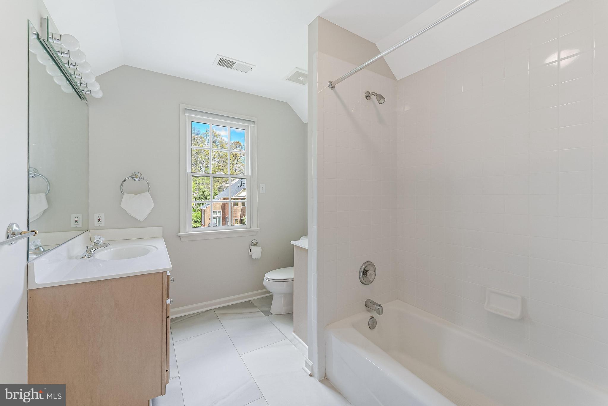 CREWS WOODS - Residential