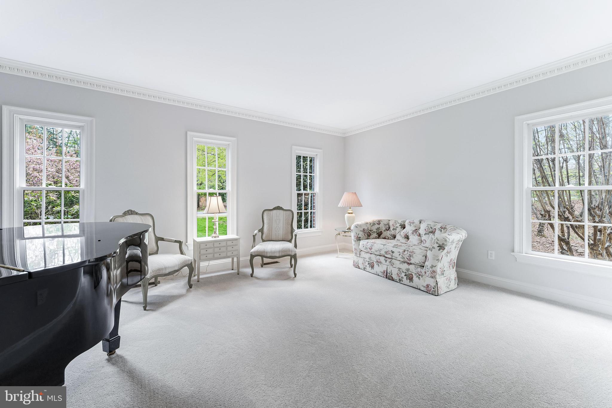 CREWS WOODS - Residential