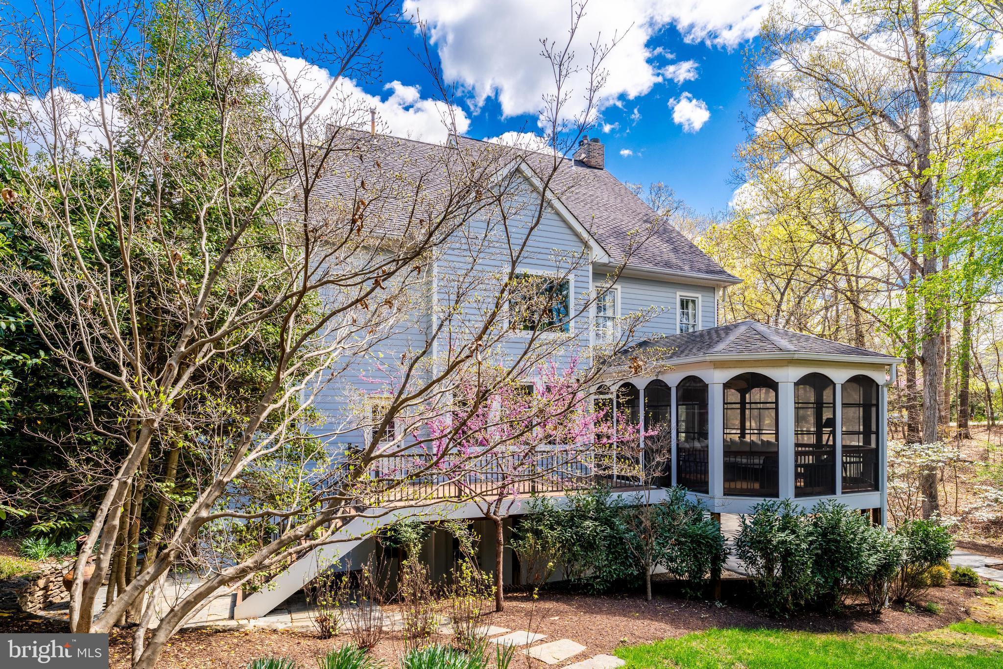 CREWS WOODS - Residential