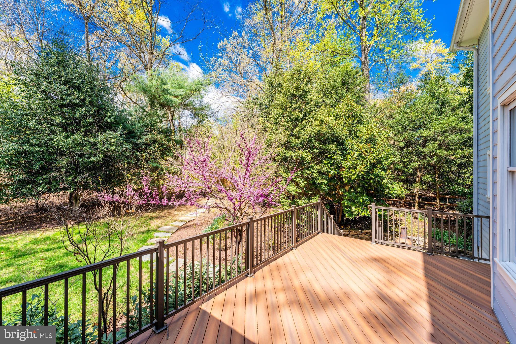 CREWS WOODS - Residential