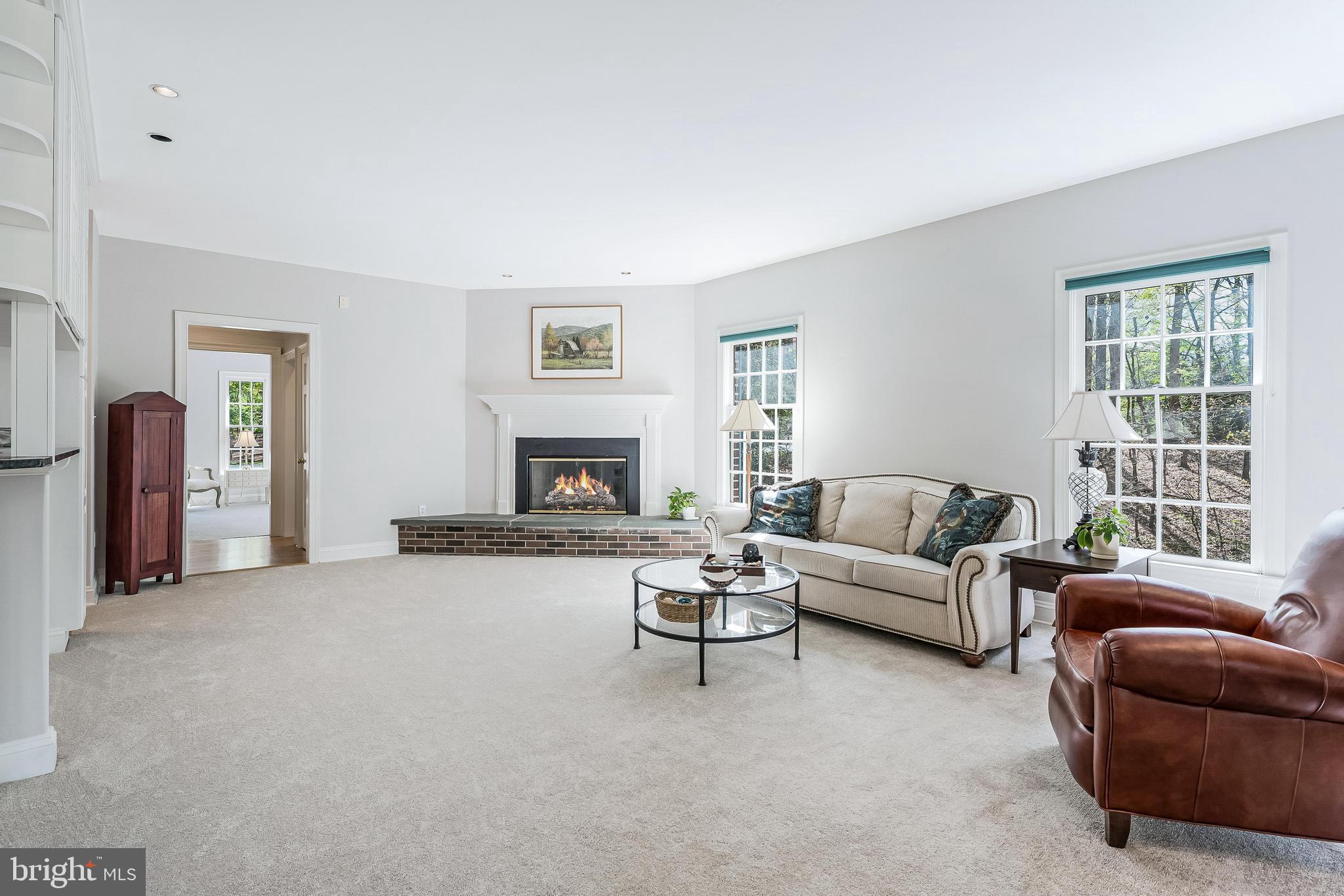 CREWS WOODS - Residential