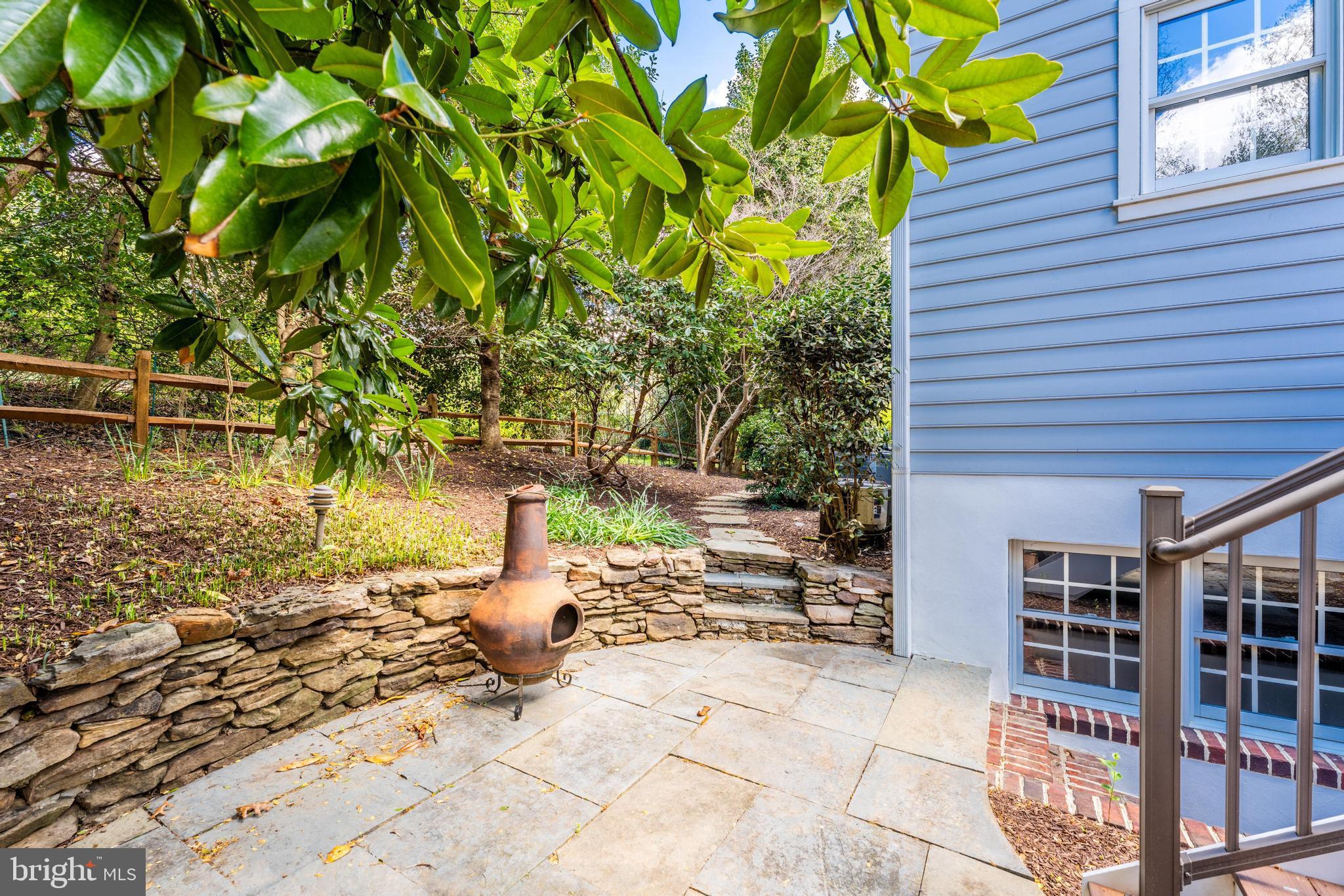 CREWS WOODS - Residential