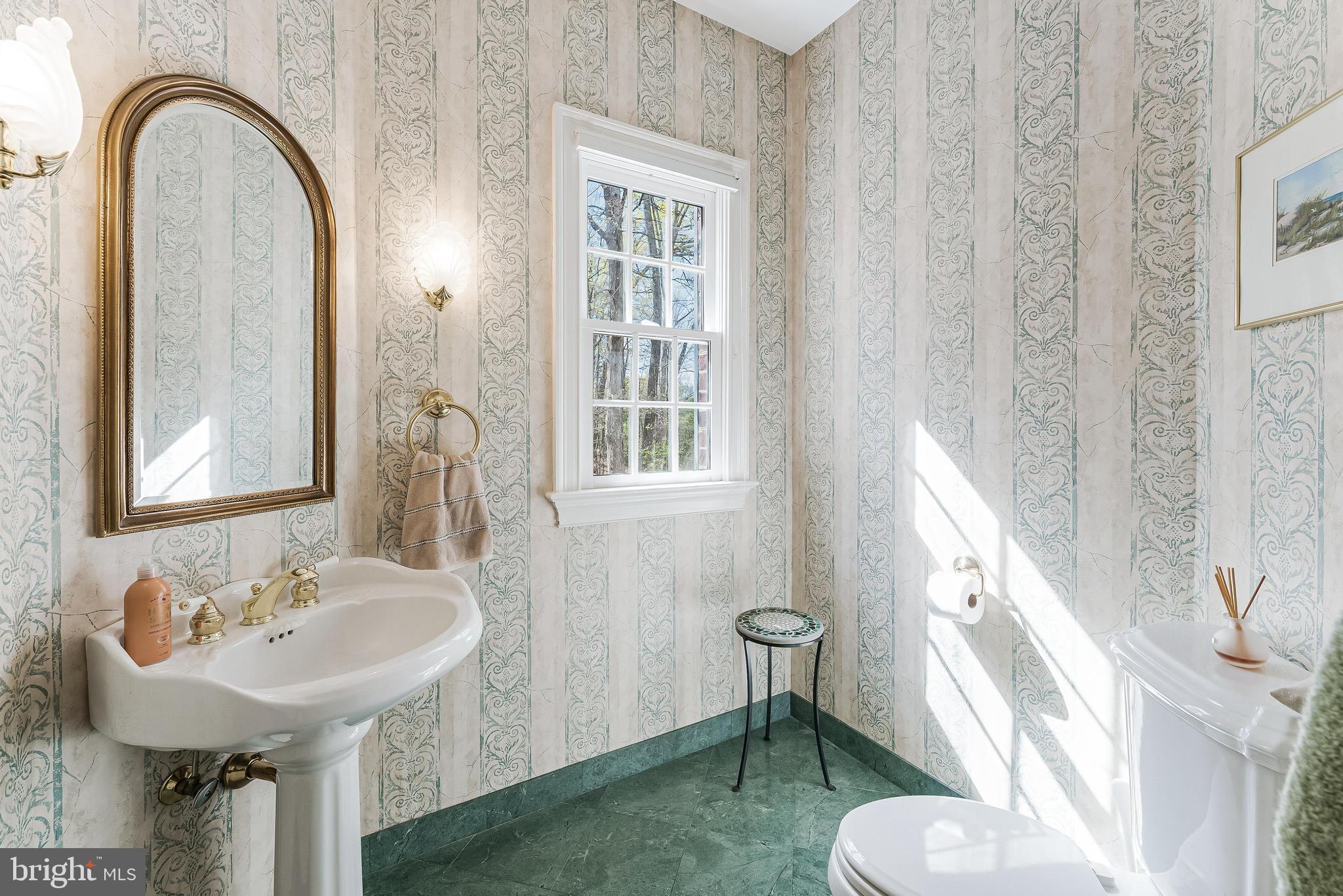 CREWS WOODS - Residential