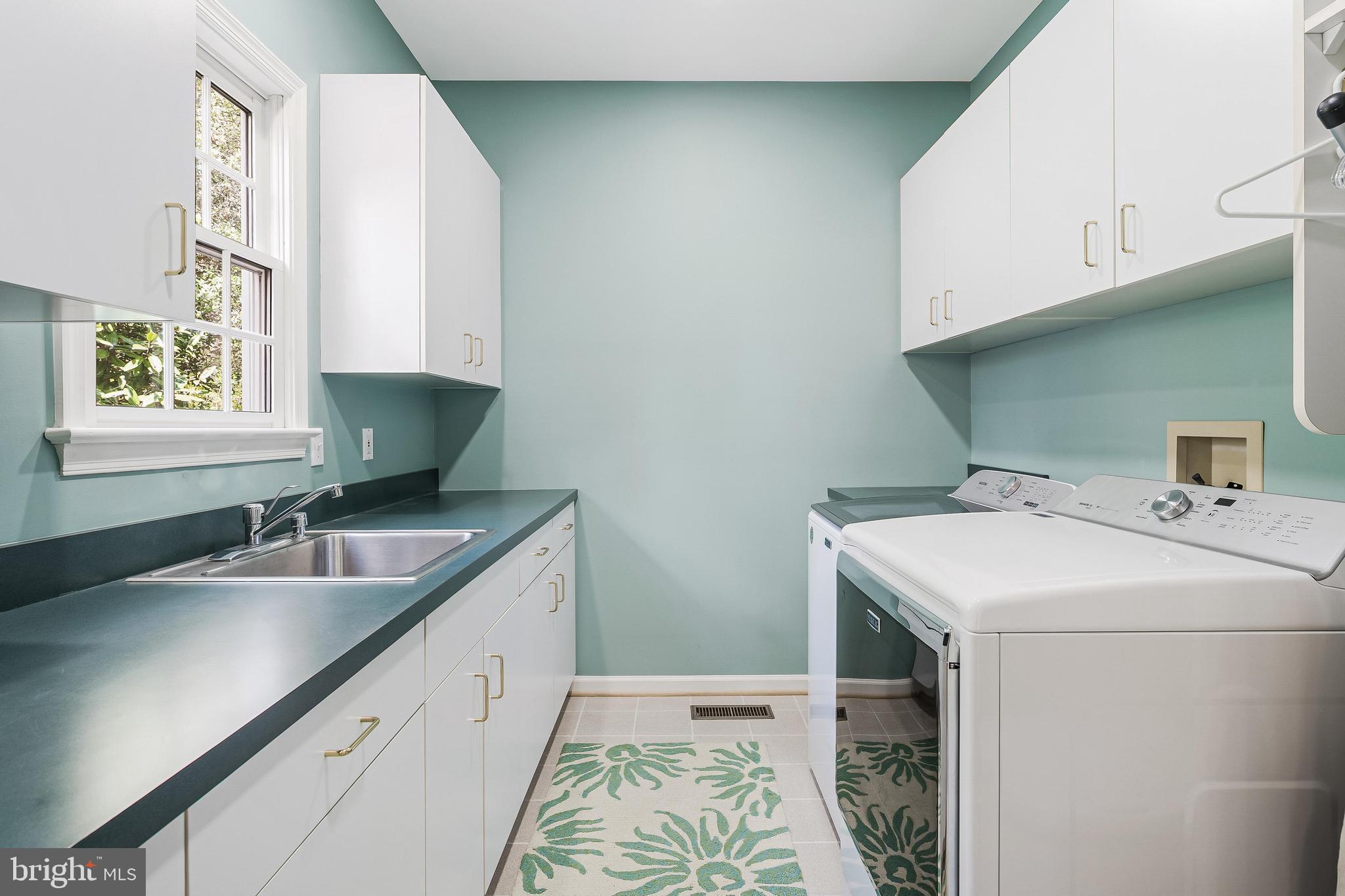 CREWS WOODS - Residential