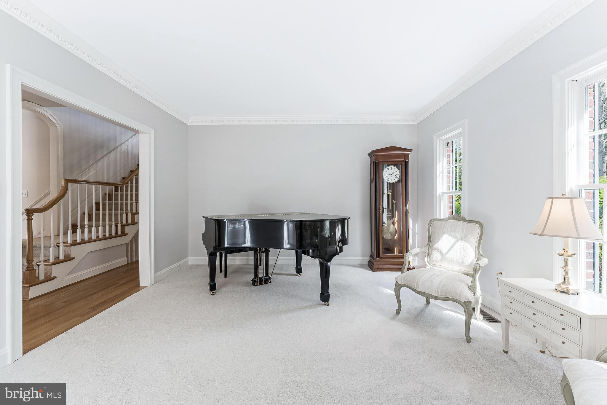 CREWS WOODS - Residential