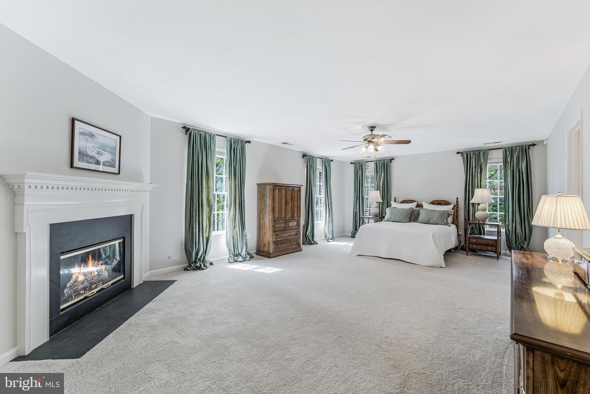 CREWS WOODS - Residential