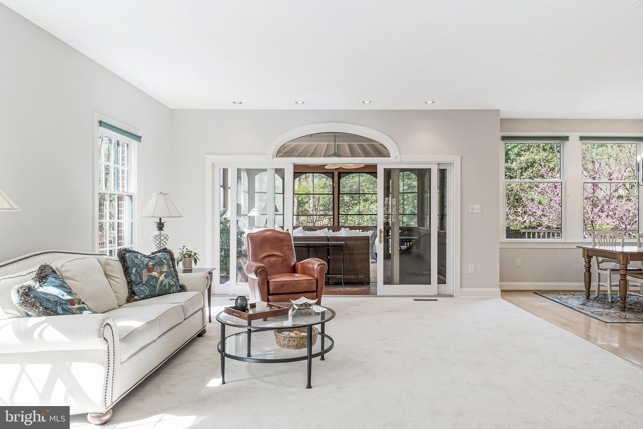 CREWS WOODS - Residential