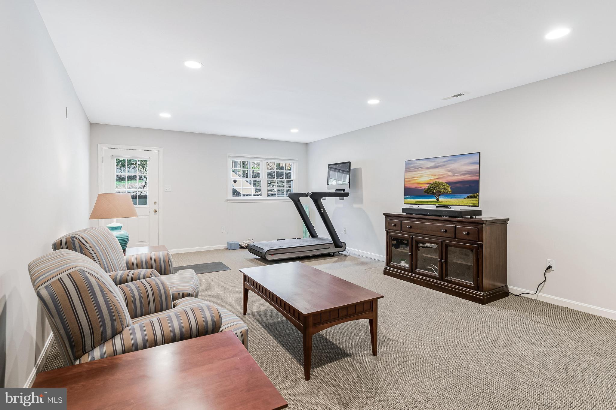 CREWS WOODS - Residential