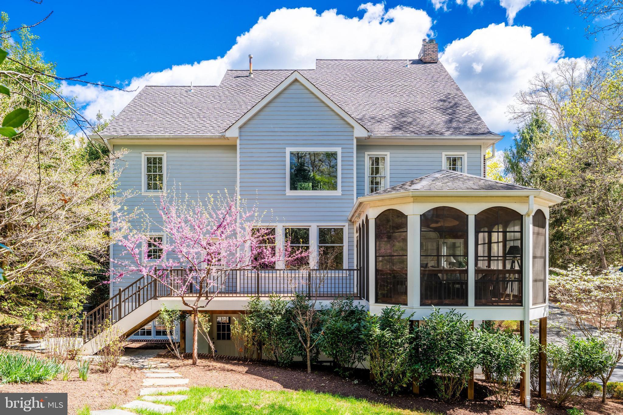 CREWS WOODS - Residential