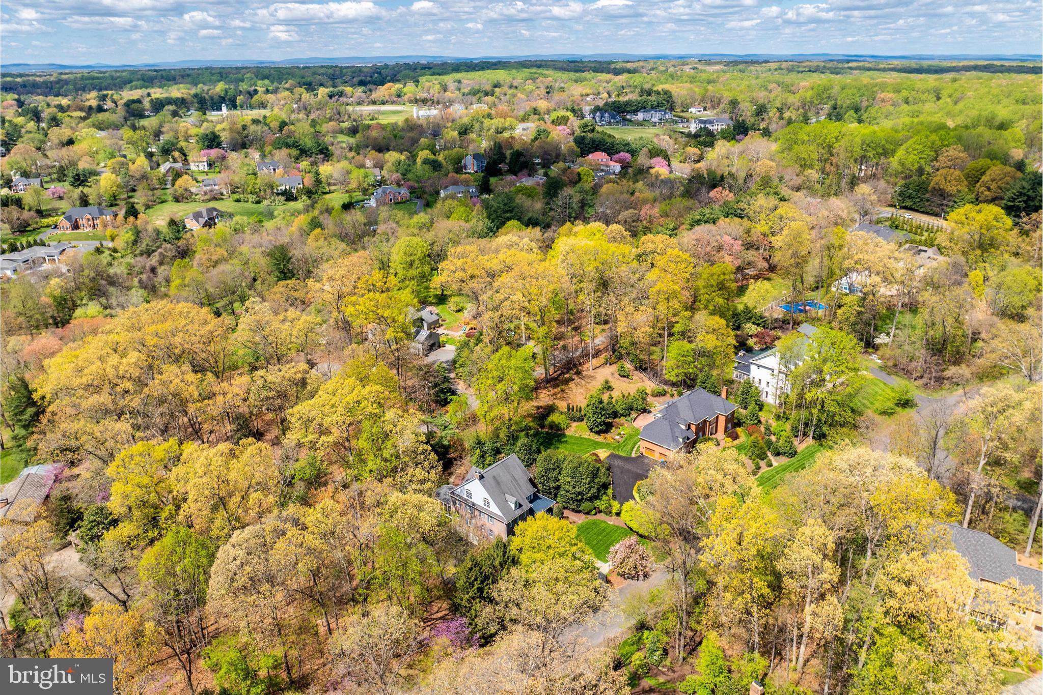 CREWS WOODS - Residential