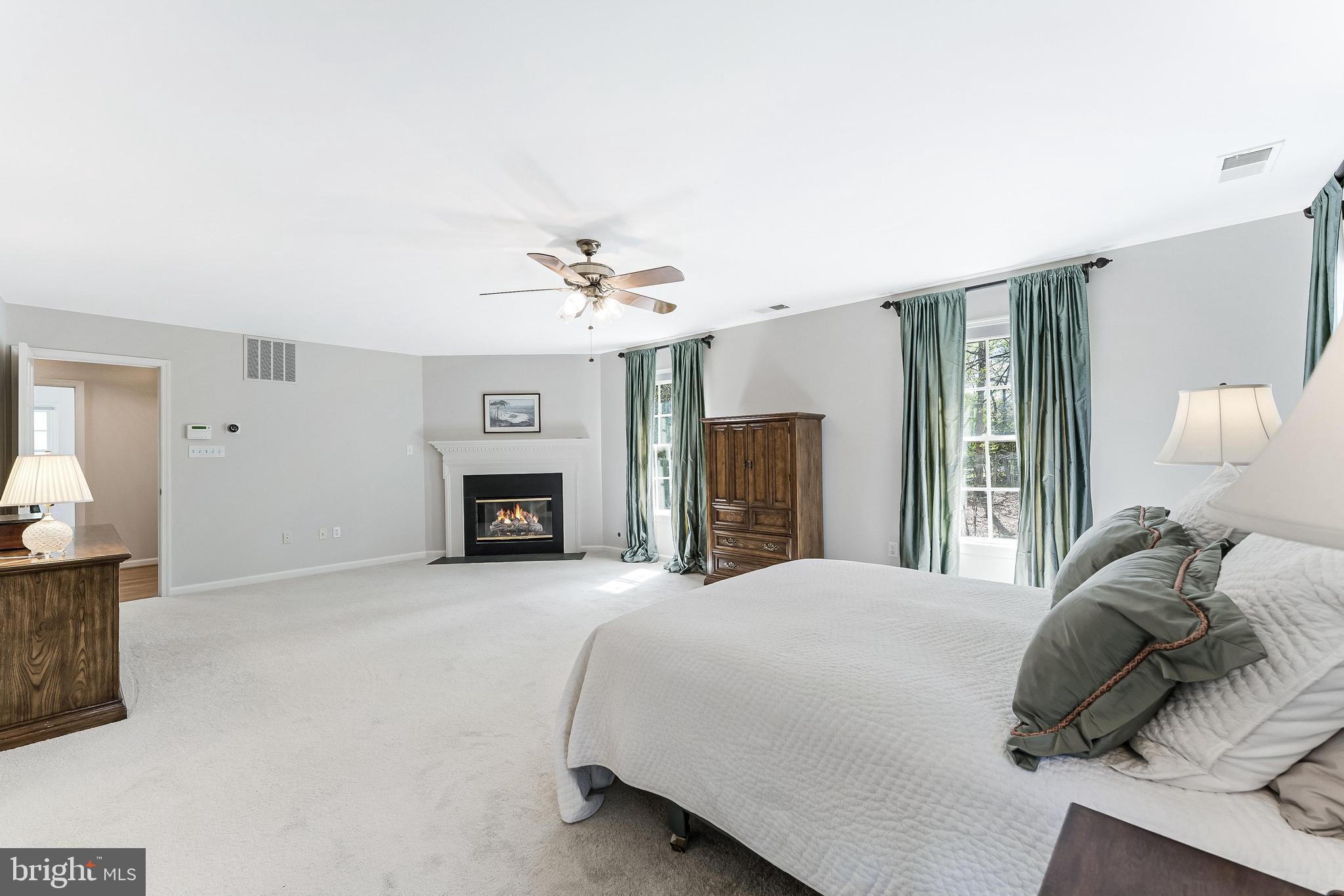 CREWS WOODS - Residential