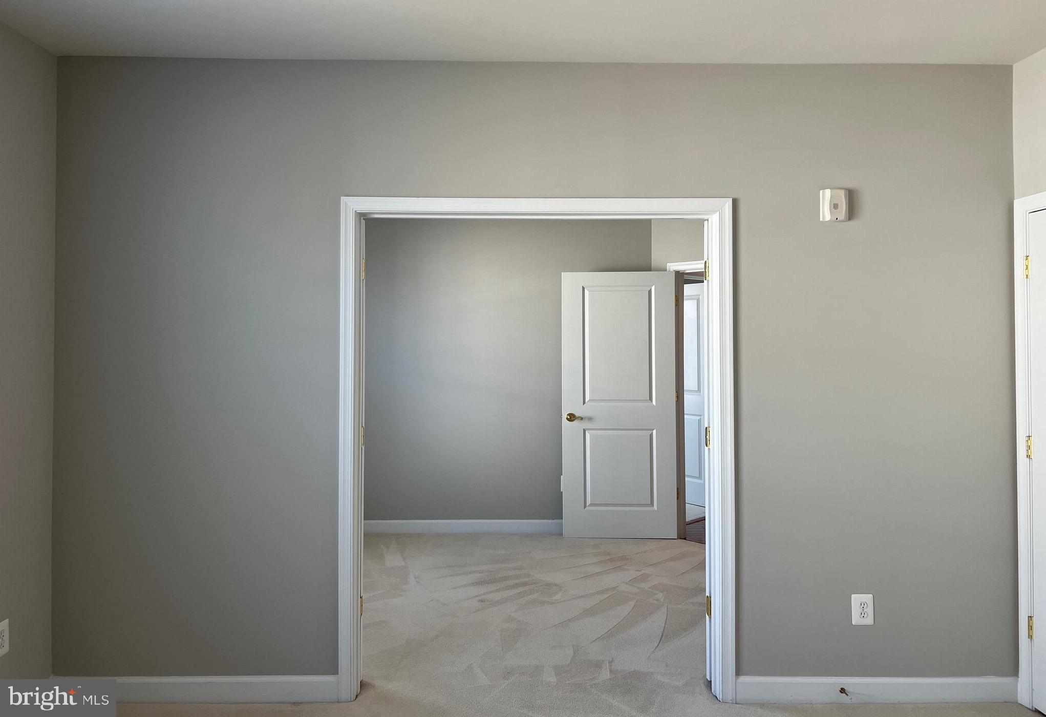 FOUR SEASONS - Residential