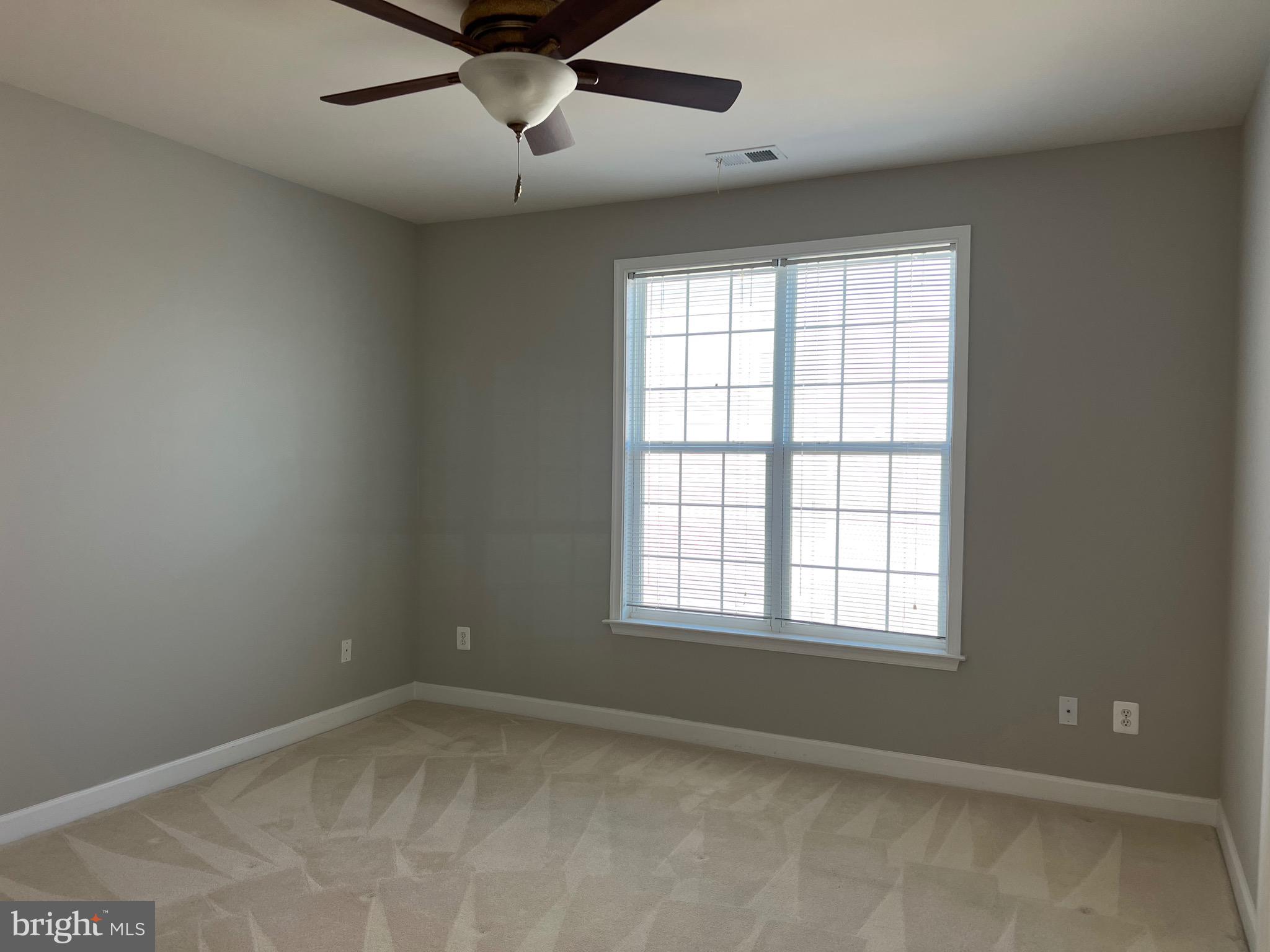 FOUR SEASONS - Residential