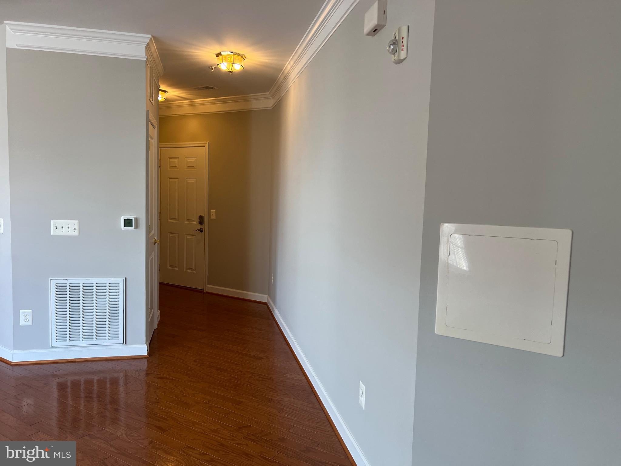 FOUR SEASONS - Residential