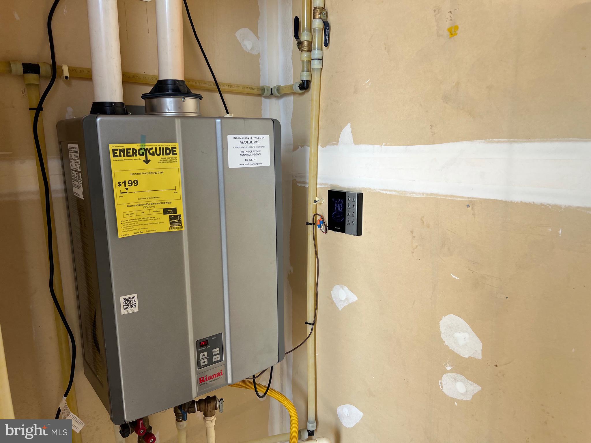 FOUR SEASONS - Residential