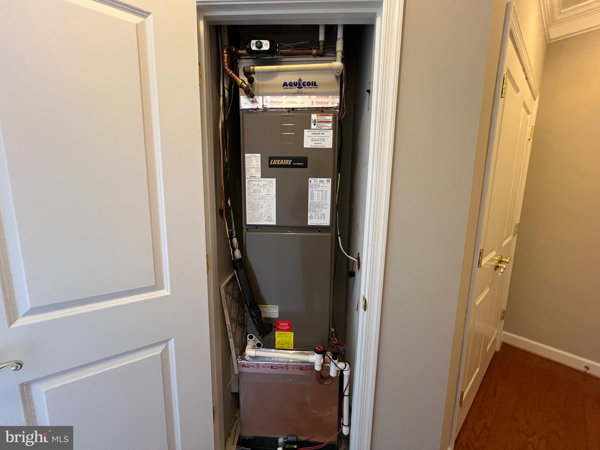 FOUR SEASONS - Residential