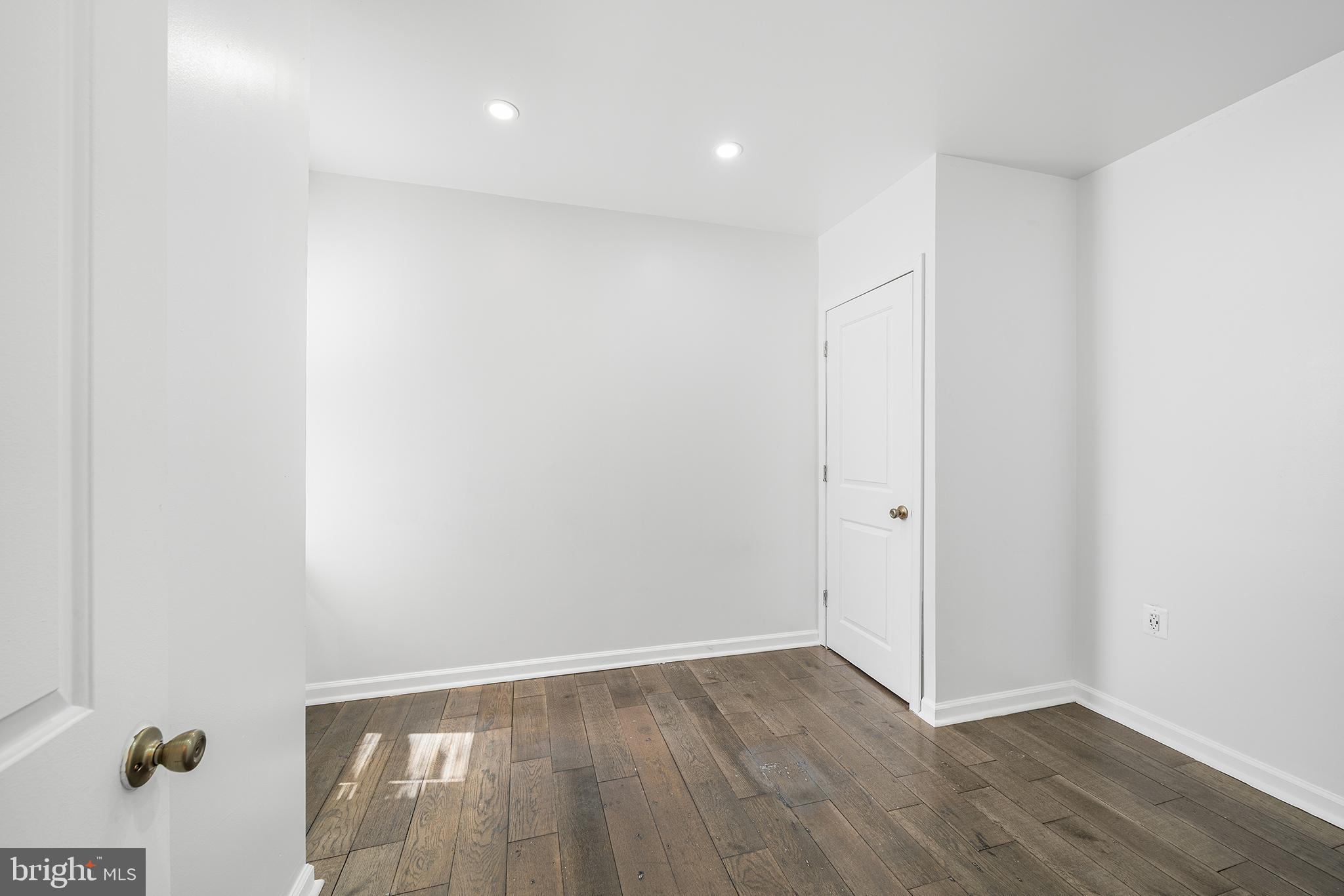 POINT BREEZE - Residential